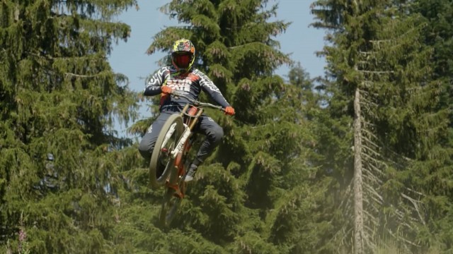 The Santa Cruz Syndicate says goodbye to Luca Shaw