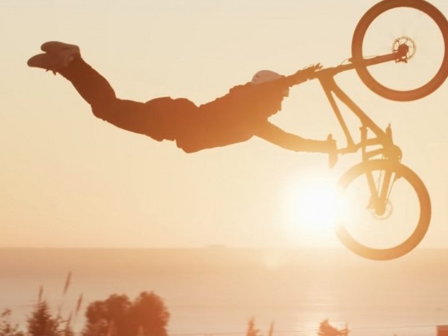 Video: Filming in MTB Dirt Jump Heaven La Poma | Behind the Scenes of The Old World
