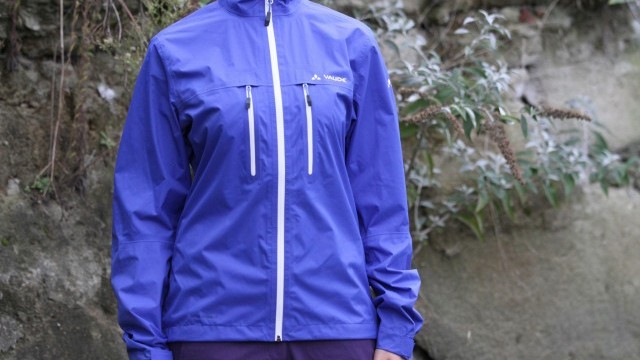 Mountain Bike Reviews - Vaude Women’s Tiak Jacket  2015