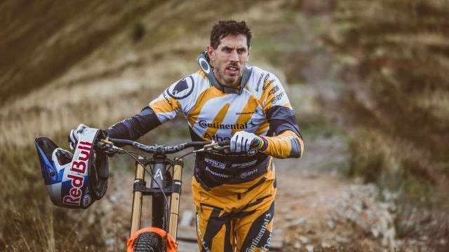 Gee Atherton back on another Ridgeline!