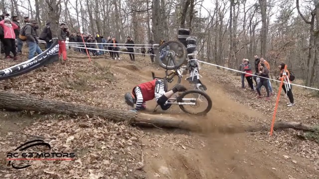 Wipeout Wednesday: DH Cup Brioude 2022 Edition