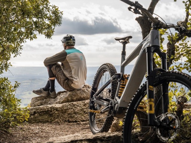 Video: E-MTB tips with Rob Warner