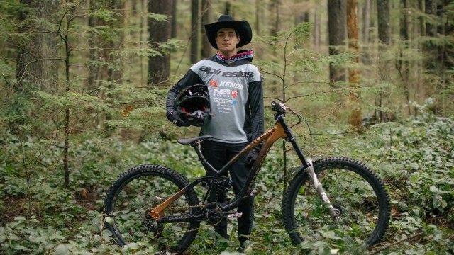 Tegan Cruz joins the UR Team & shreds the North Shore Inbox