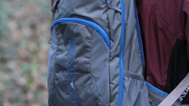 Mountain Bike Reviews - Dakine Amp 12L  2012