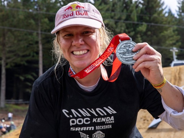 Burbidge-Smith and Blewitt delight crowds at opening 2024 Crankworx stop in Rotorua