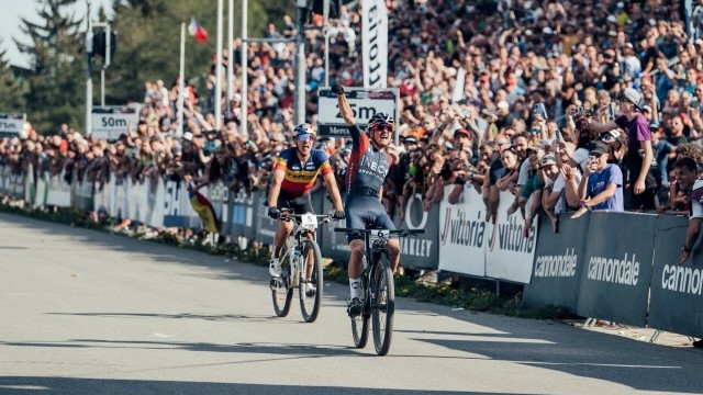 Pidcock and McConnell top the XCO elite again in Nové Město