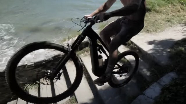 Cannondale Waves: Endless Summer at Woody's Bike Park on Moterra