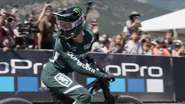 How do they find the perfect line? | Sidetracked w/ Eliot Jackson in Vallnord