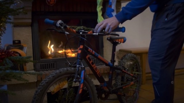 Christmas Tricks - Kid's Bike Avec Aurélien Fontenoy