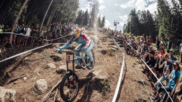 Pierron and Seagrave Clinch Classic Wins on 'Toughest' Downhill Track