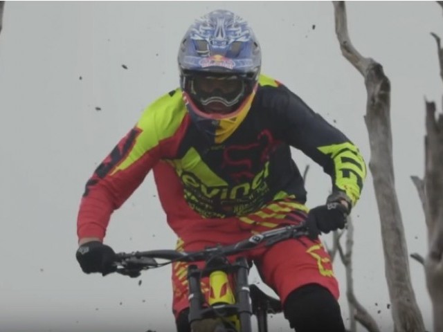 Mountain Biker Stevie Smith Charges Down a Volcano | Ring of Fire