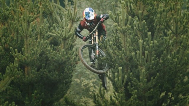 Laurie Greenland MTB Symphony in Bike Park Wales