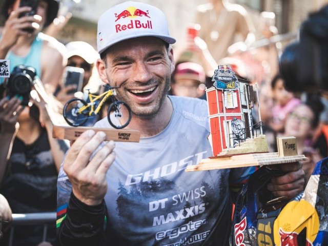 Slavík powers to third Red Bull Valparaíso Cerro Abajo victory
