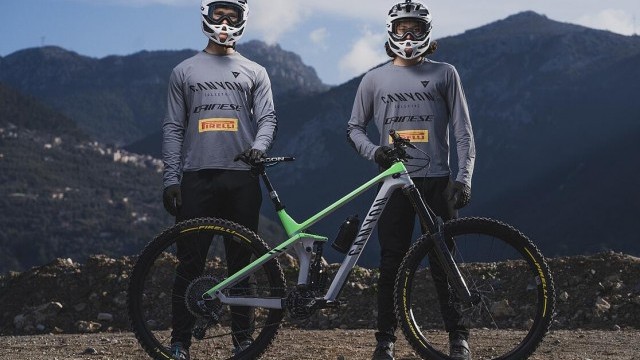 New Team For New Talents: CANYON CLLCTV DAINESE ENDURO