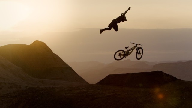 Video: 'Dust to Dust' feat Adolf Silva