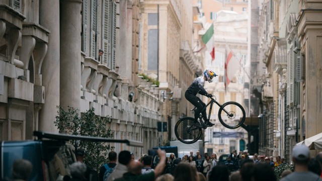 Video: Tomáš Slavík Showcases Genoa in Stunning Red Bull Cerro Abajo Preview