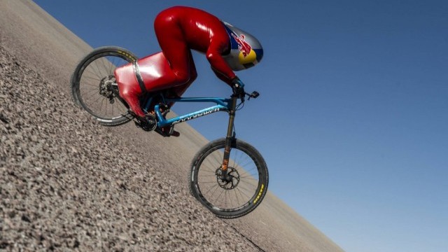New 167.6 km/h Mountain Bike Speed Record For Mad Max