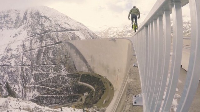 Q&A - Bike Balancing 200m high up