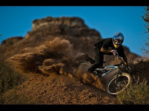Freestyle MTB group ride with Andreu Lacondeguy