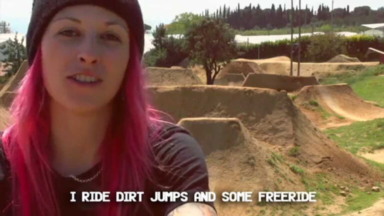 Gemma Corbera - First female to backflip on dirt!