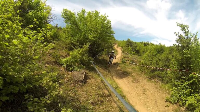 Gravity freaks - SuperTrail - Downhill race 2014