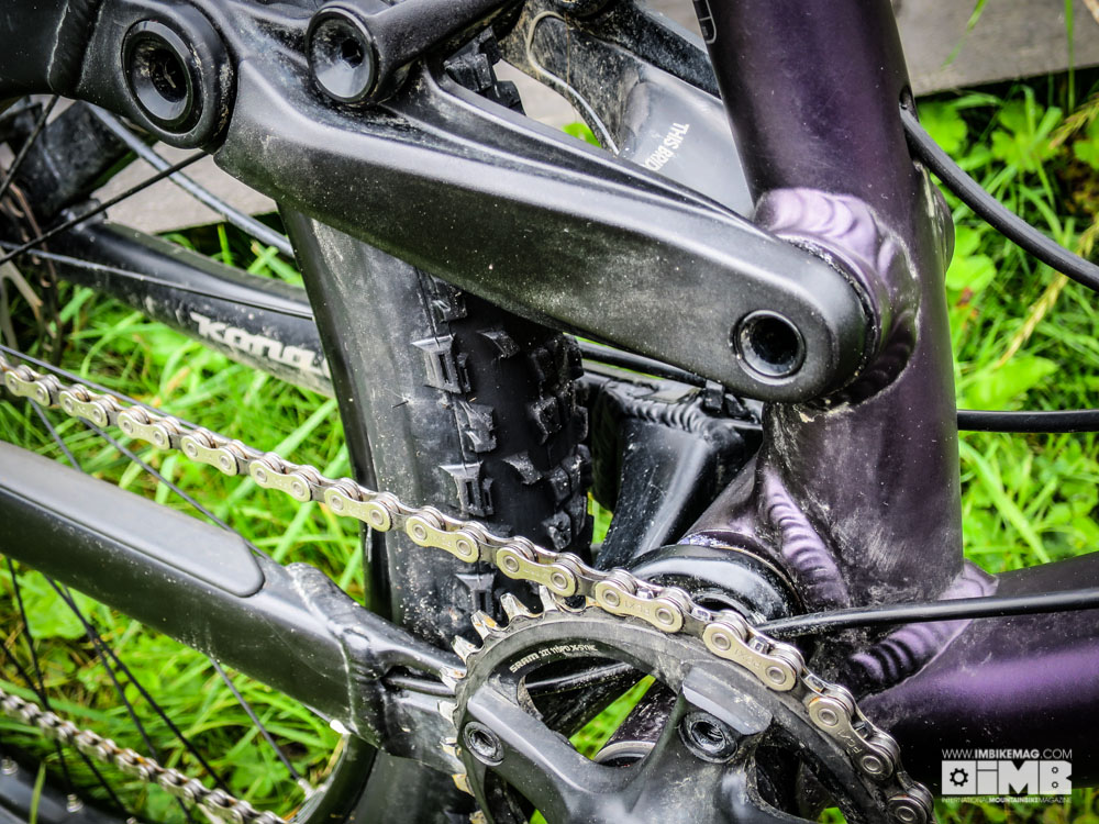 By losing the front mech and exclusively running 1x11 set ups the chainstays remain short.
