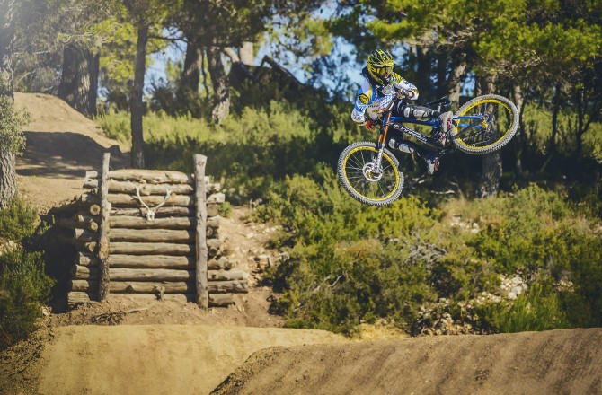 2014-10-28 Mondraker Press