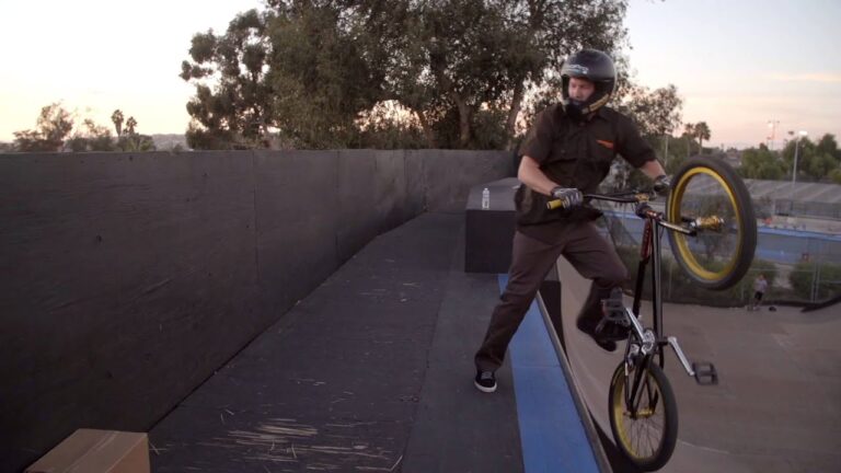 Mongoose Express Holiday Delivery