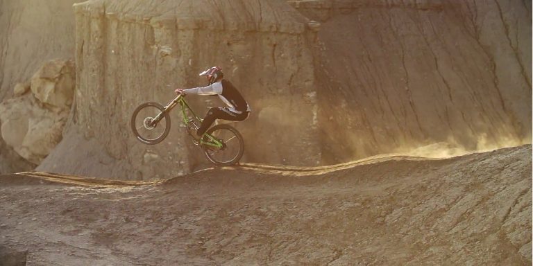 Bas van Steenbergen l Shoulder Season