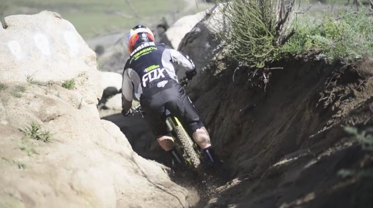 Action Edit / Commencal Supreme DH V4 - Testing in California