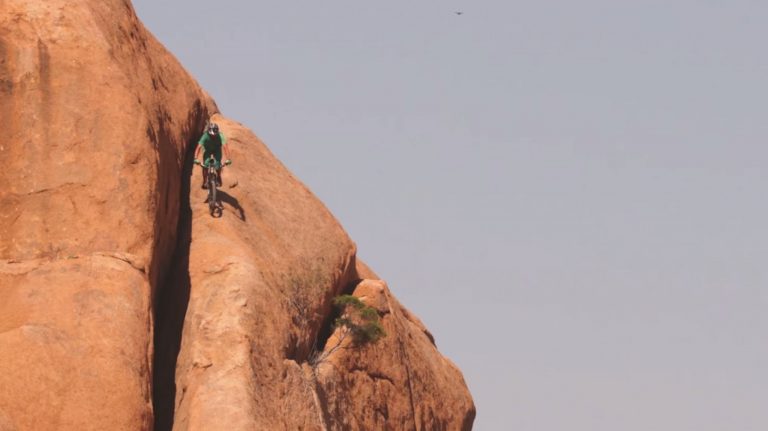 Burning Mountains II: Vertriding in Namibia