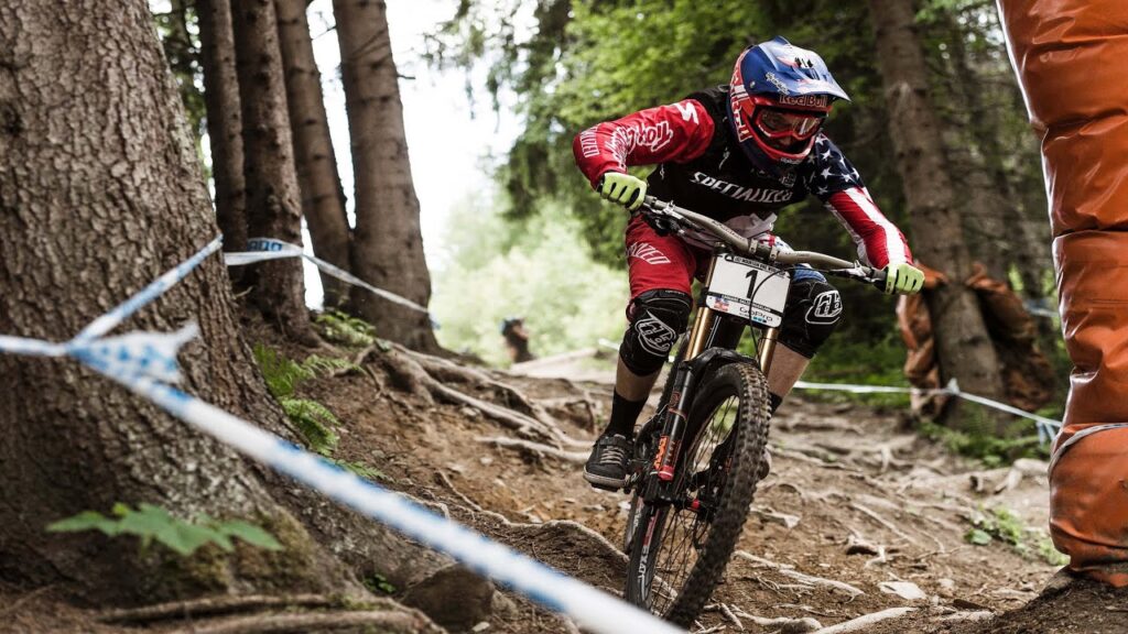 Downhill MTB on Aggressive Track in Leogang – UCI Mountain Bike World Cup 2015