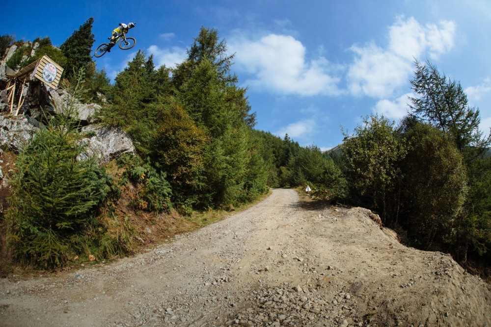 P-20141125-00138_News