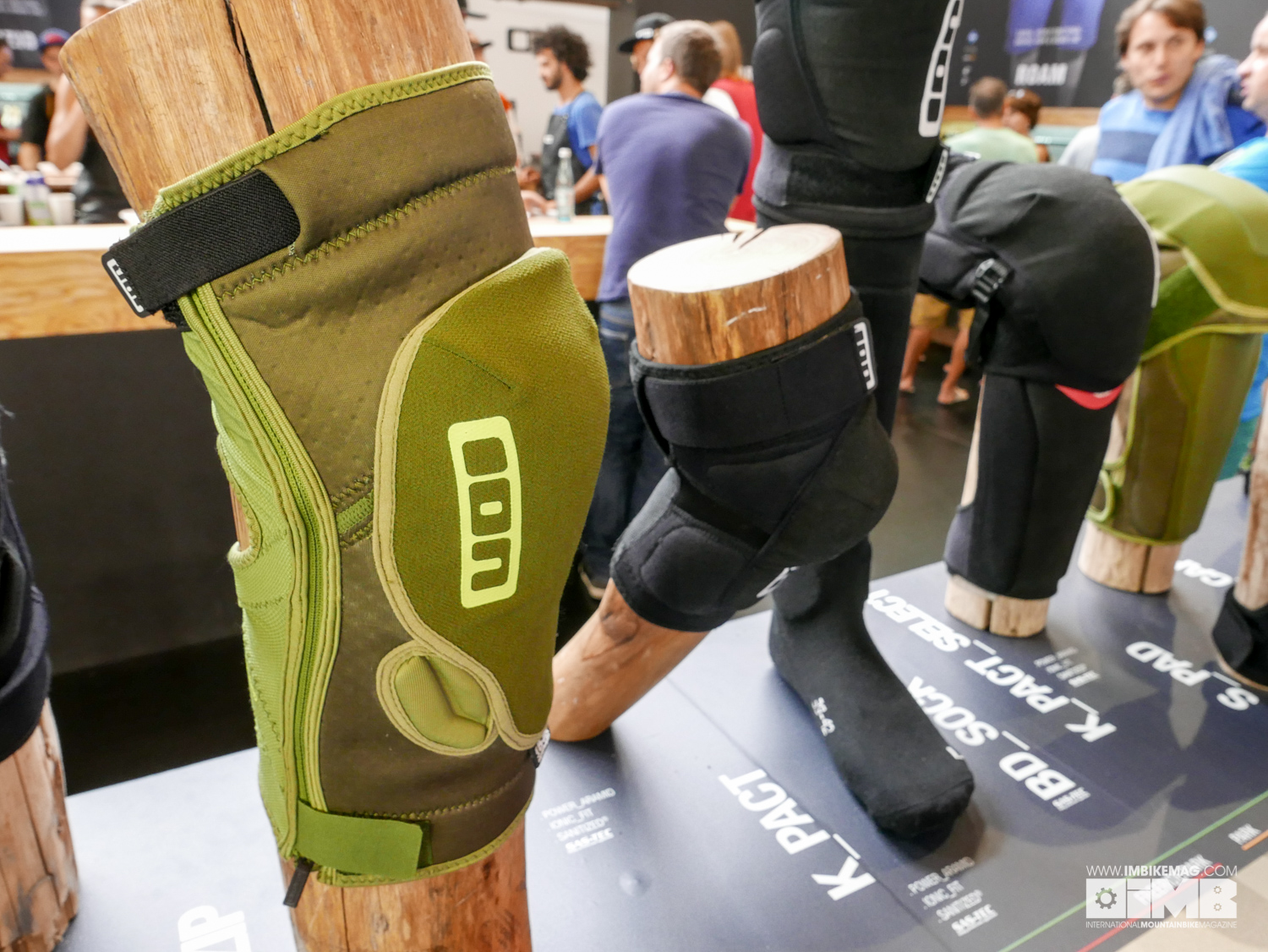 The award winning K_Zip Lite kneepad