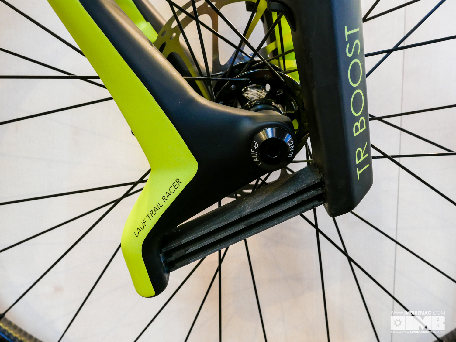 The leaf springs remain unchanged on the new fork...