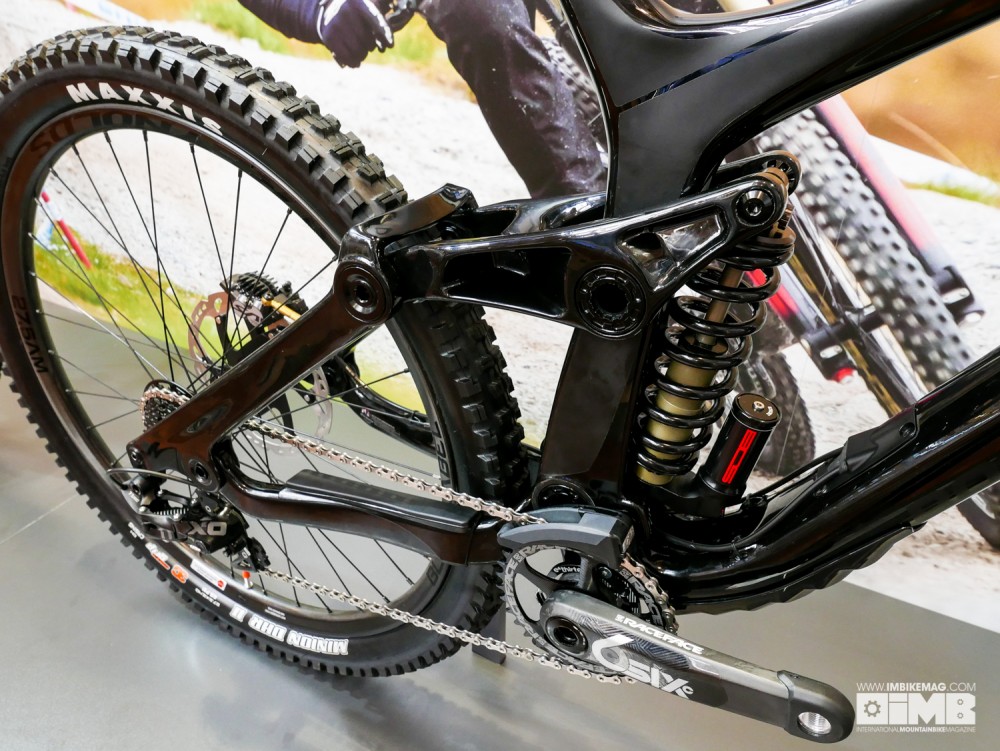 The rear end that sent Nicki Minaj straight back to surgery...