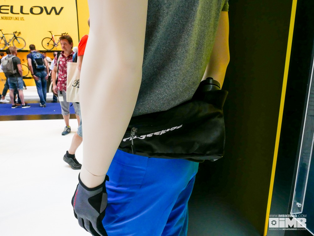 The new Crossride bag, perfect for short rides where you don't need much stuff.