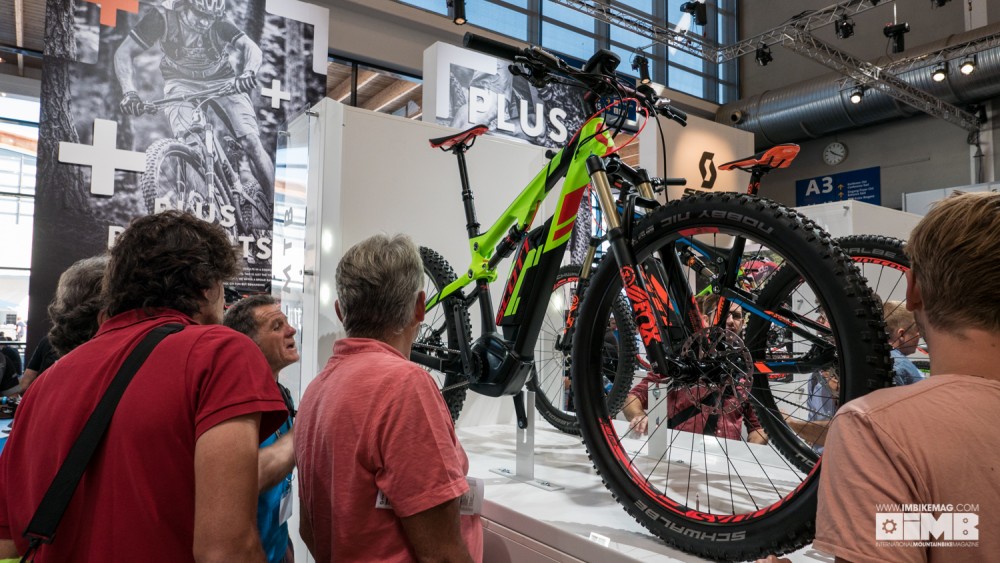 E-Bikes still command a huge amount of attention at Eurobike, people are literally falling over themselves to check them out... Put big tyres and an engine on it and people start losing their sh!t. This is the Scott E-Genius 710 Plus, it's probably what Robocop would ride if he shredded the gnar...