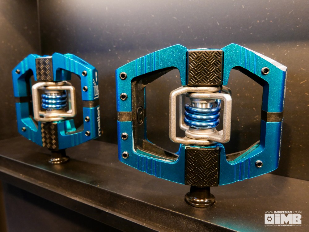 The new Mallet E, 50 grams lighter than the DH with some neat upgrades too...