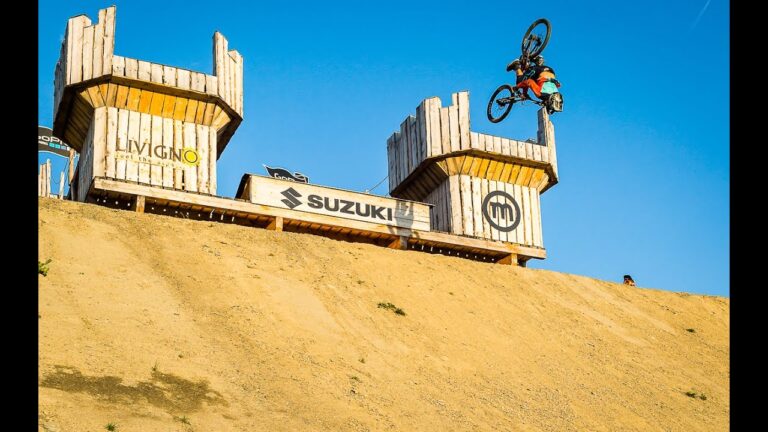 Sam Reynolds Crushing the 2015 Suzuki Nine Knights Line