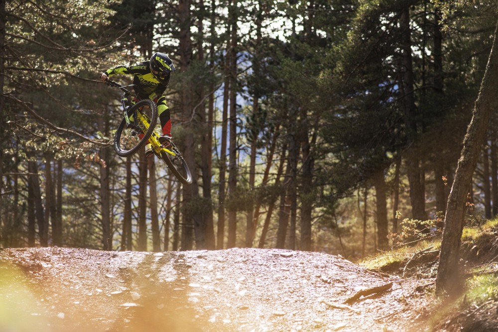Commencal supreme 2025 junior