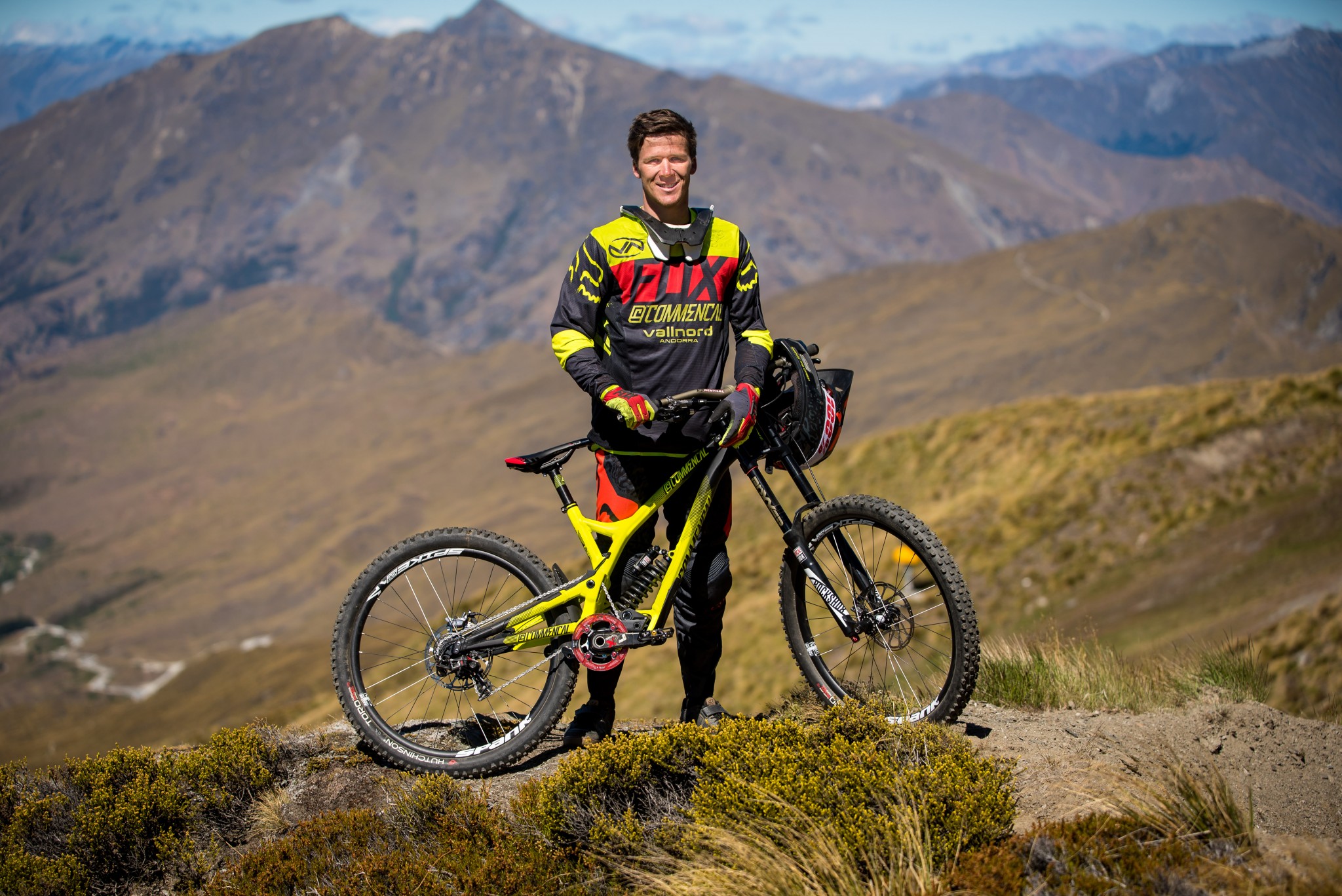 Commencal Vallnord DH Racing Team: With George Brannigan And On RockShox In 2016!