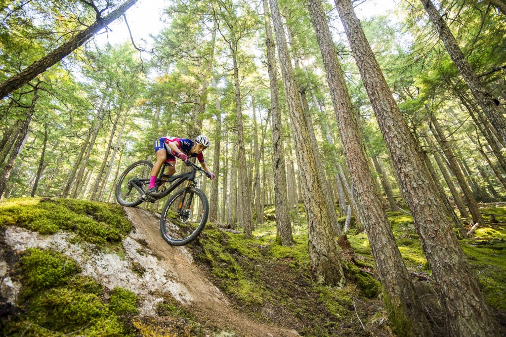 Sonja Loony aboard the Pivot Mach 429 SL on the "Hey Bud" trail in Whistler Valley.