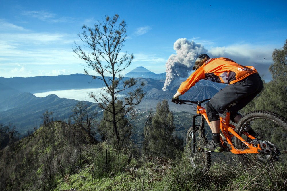 201604-KURT SORGE- BROMO MOUNT- by Rob Dunnet-5