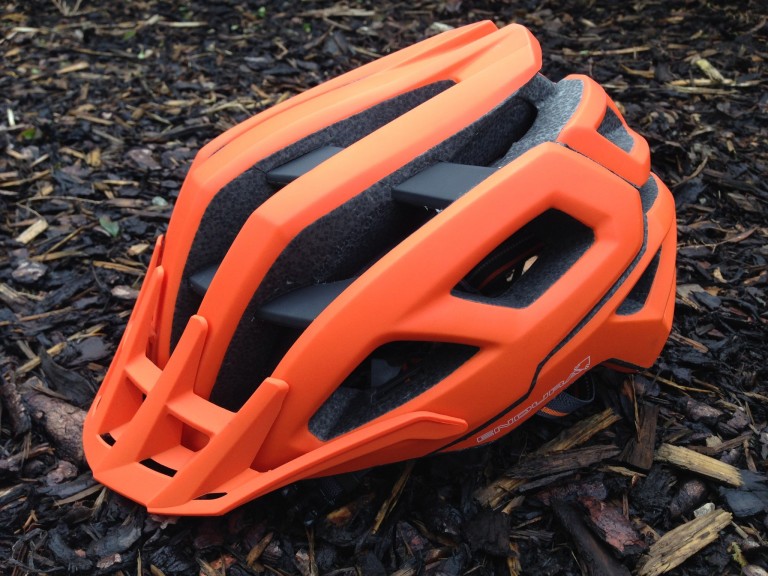 Mountain Bike Reviews - Endura SingleTrack Helmet 2016