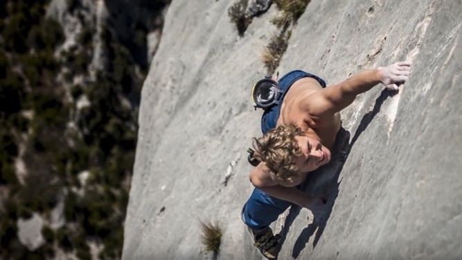 RandomFridays: No Ropes | Climbing Up Hundreds Of Feet | Freesolo