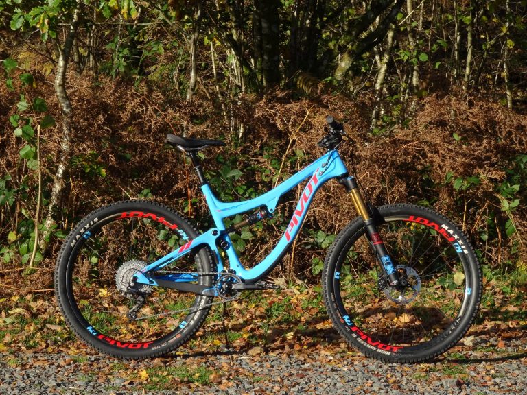 Pivot Cycles Switchblade