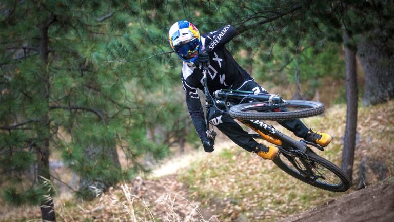 Time Waits For No One | Fast Life with Loïc Bruni S1E1