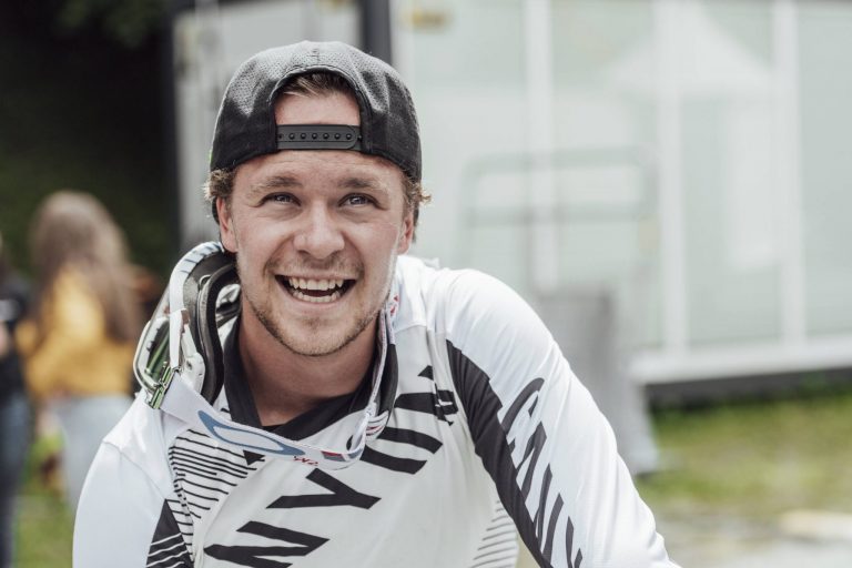 Brosnan And Nicole Win Vallnord Thrillers