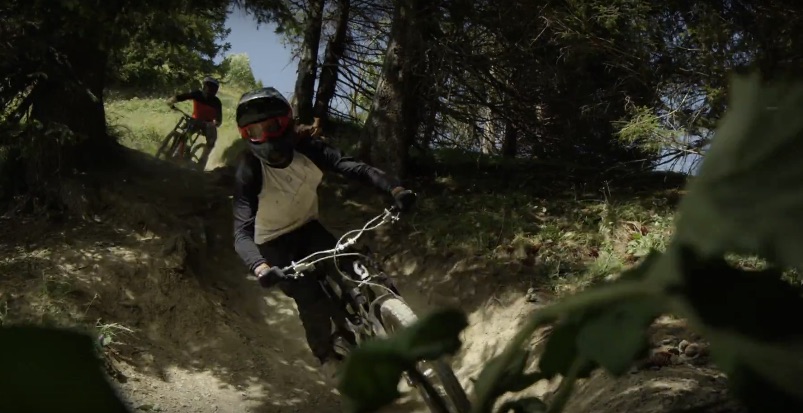 Kristof Lenssens & Antoine Buffart Shred Champéry's WC Track